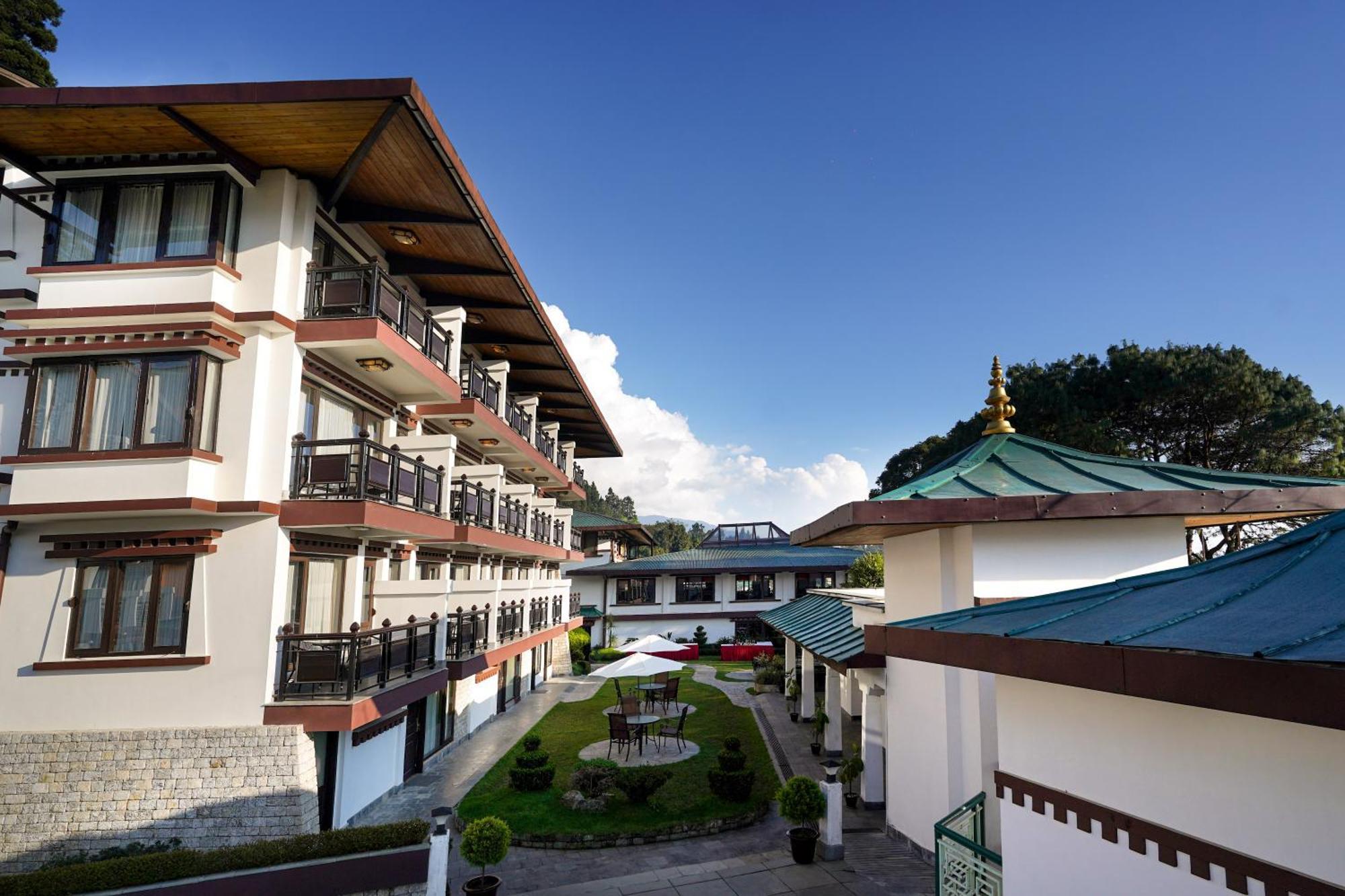 Denzong Regency- Luxury Mountain Retreat Spa & Casino Gangtok Exterior foto