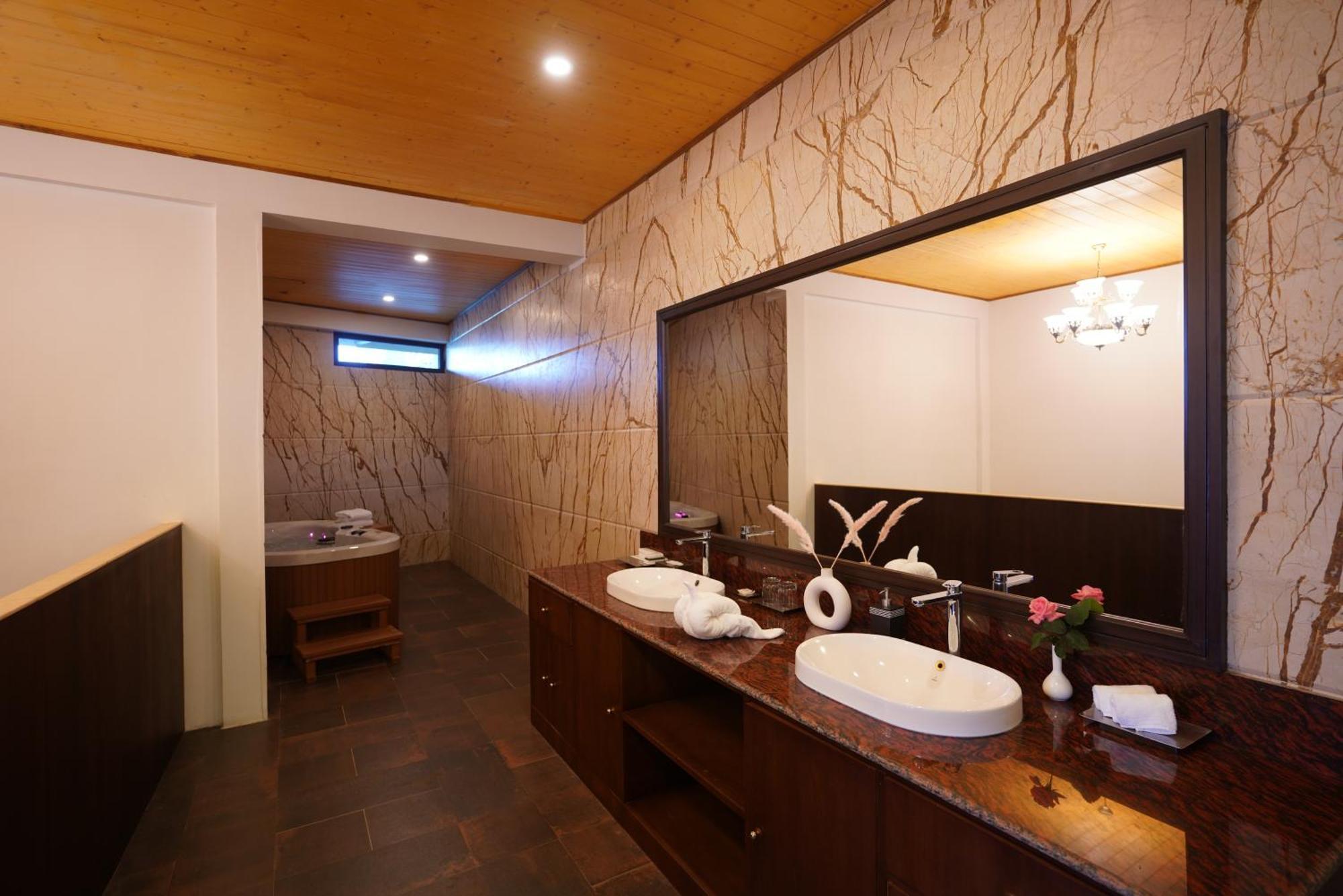 Denzong Regency- Luxury Mountain Retreat Spa & Casino Gangtok Exterior foto